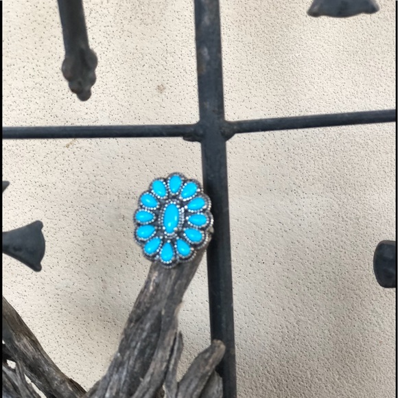 CowgirlZ Jewelry - STERLING SILVER CLUSTER TURQUOISE RING